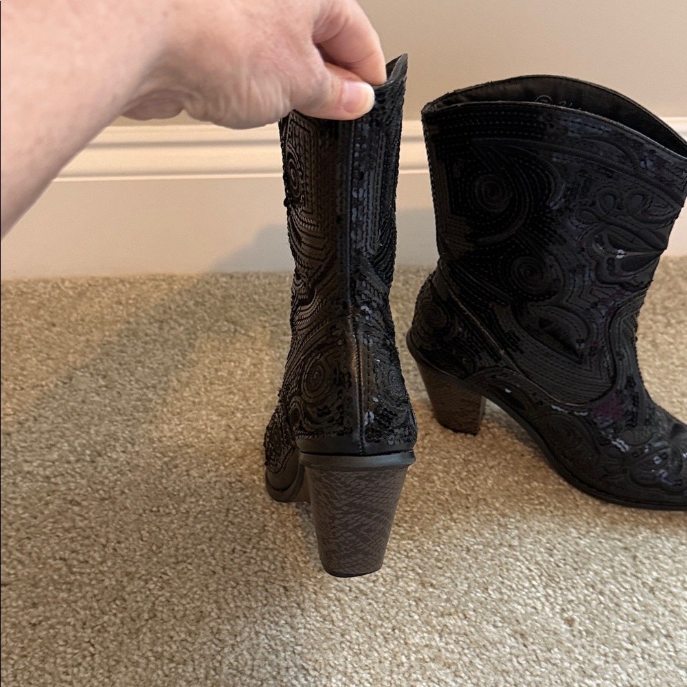Chic Black Patterned Heeled Sequined Boots - image 5